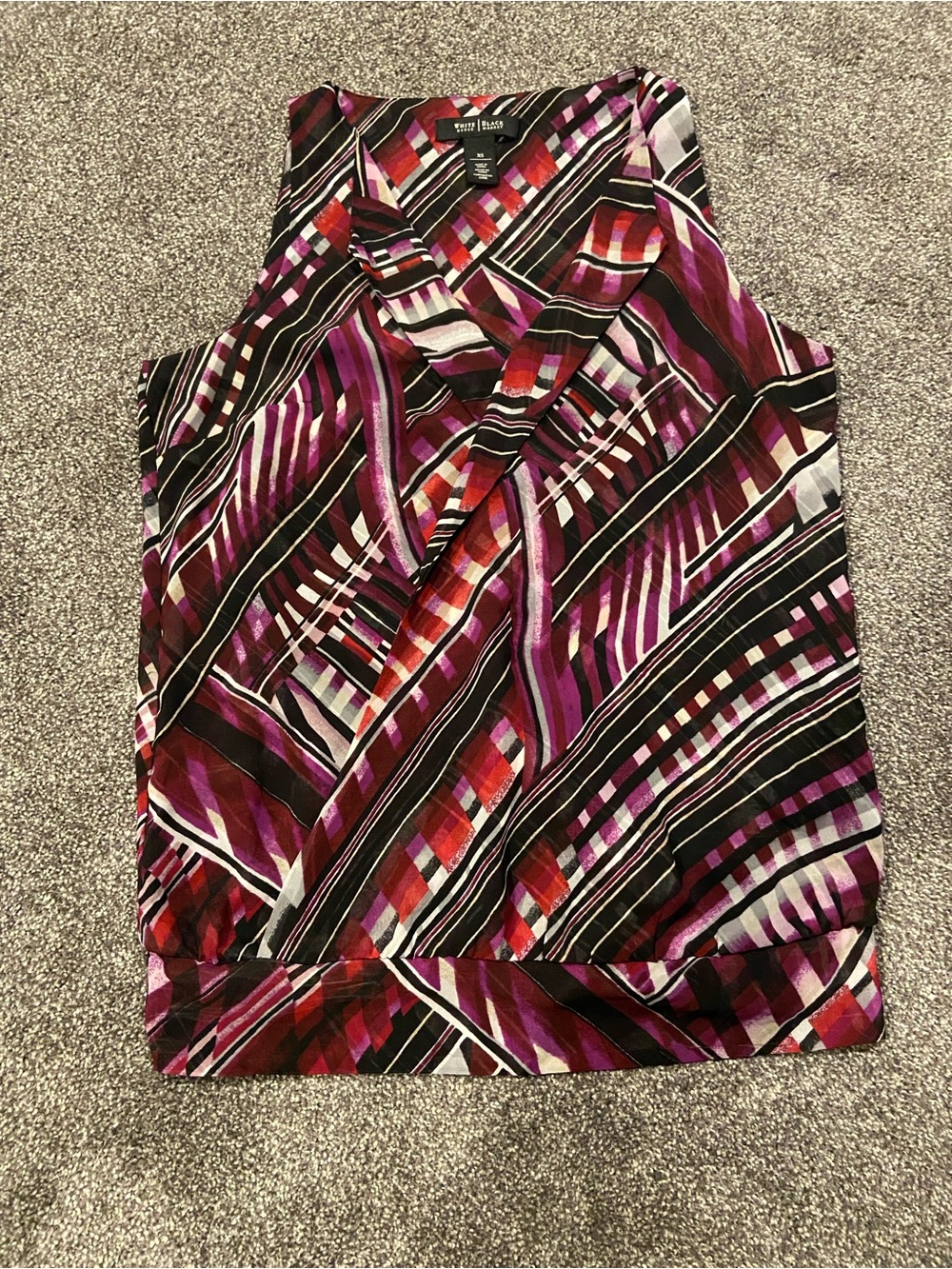 White House Black Market Multicolor Sleeveless V-Neck Geometric Print Shell XS